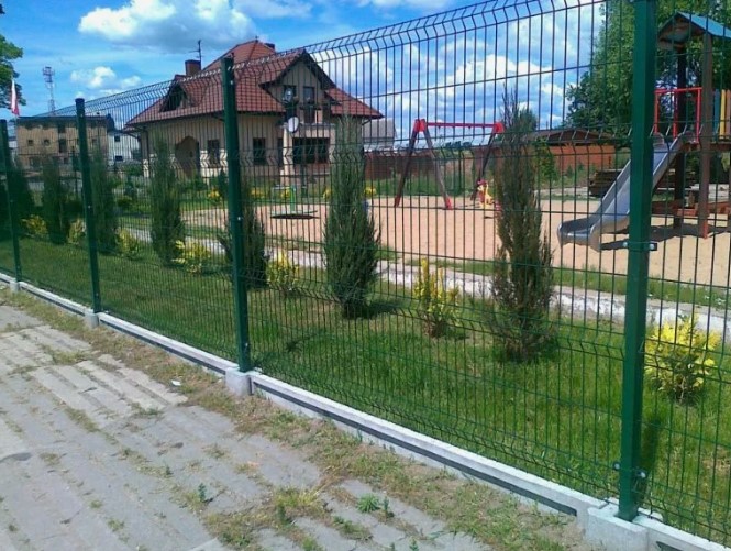 kak-ustanavlivat-3d-setku-na-svoem-uchastke-1.jpg